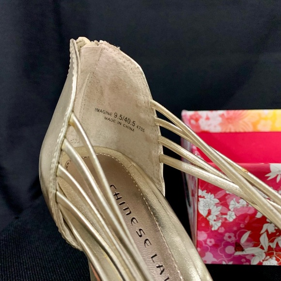 Chinese Laundry | Imagine | Color: metallic light gold | Size: 9.5 M - Picture 4 of 5